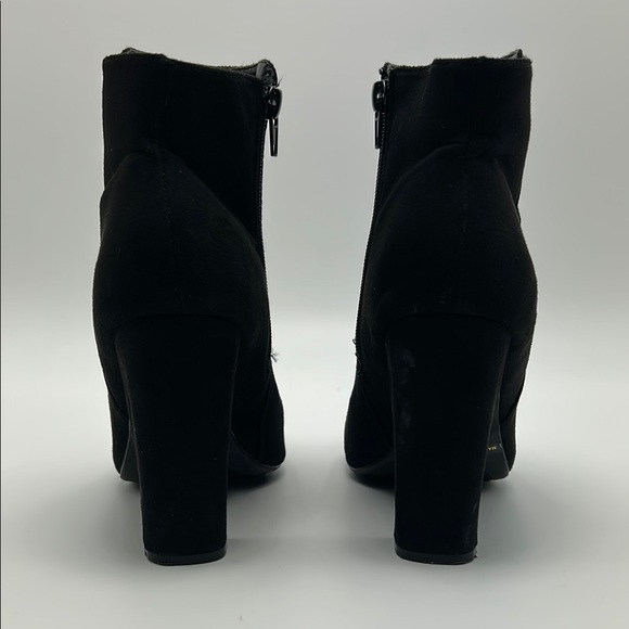 BAMBOO Faux Suede Ankle Boots Women's 9 Black Chunky Heel Booties Zip Almond Toe - Picture 6 of 16